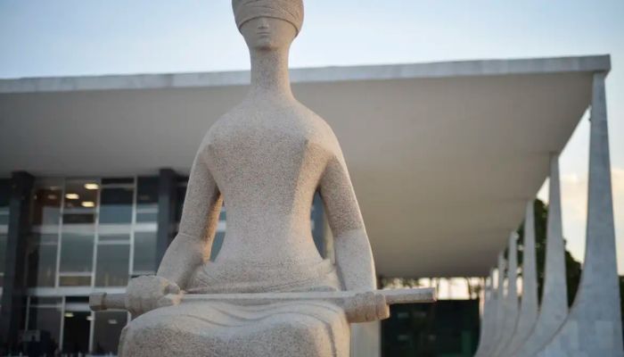  Juízes pedem adiamento de decisão que limitou penduricalhos 